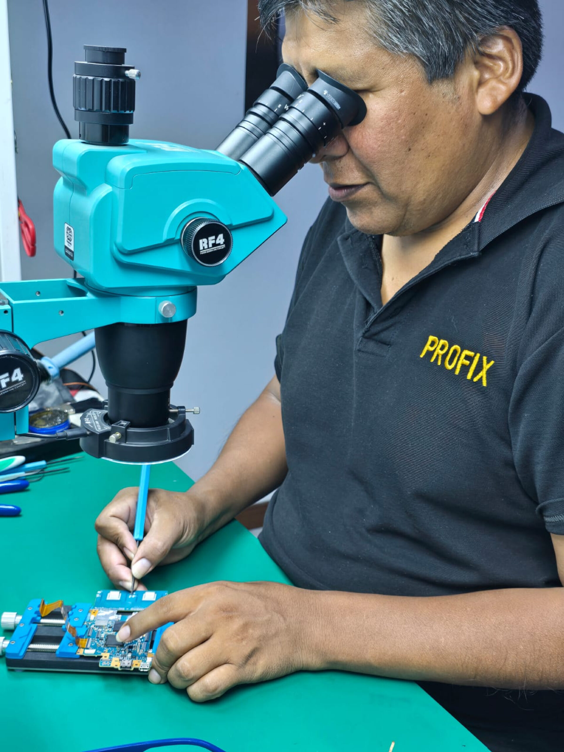 Revisión técnica especializada de cámaras y lentes en PROFIX Perú